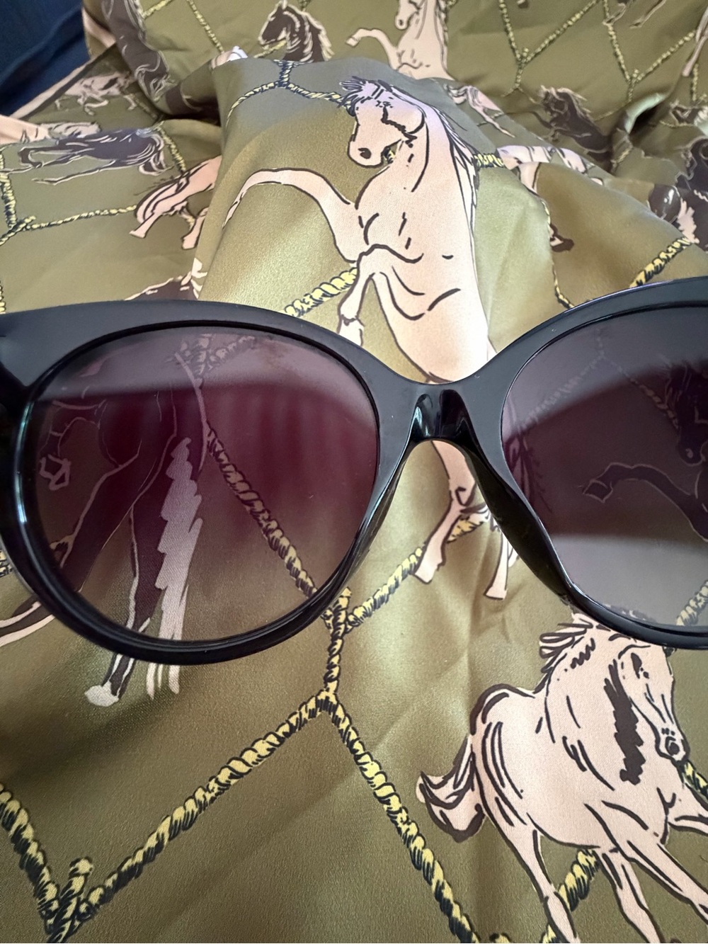 Fendi Black Cat-Eye Sunglasses with Gradient Brown Lenses - Picture 6 of 6